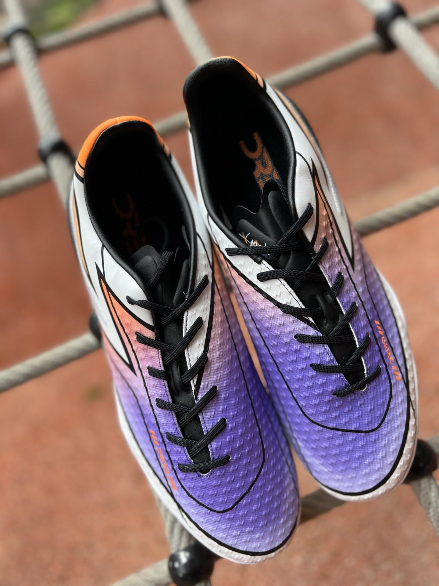 强烈安利,颜值于实力并存的一款足球鞋